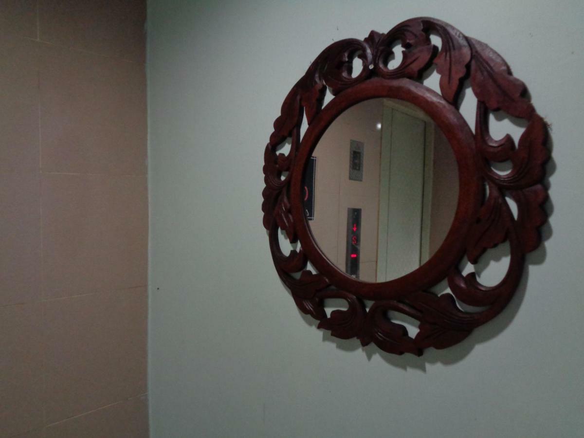 Reddoorz Syariah At Grand Taufiq Tarakan Buitenkant foto
