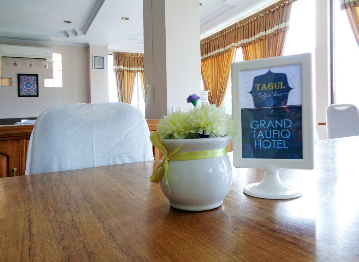 Reddoorz Syariah At Grand Taufiq Tarakan Buitenkant foto