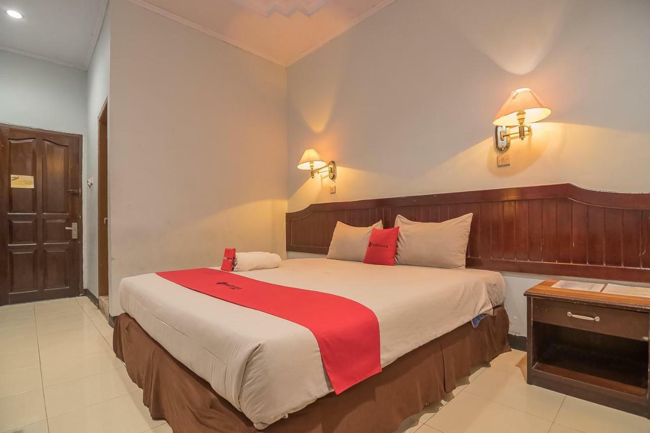 Reddoorz Syariah At Grand Taufiq Tarakan Buitenkant foto